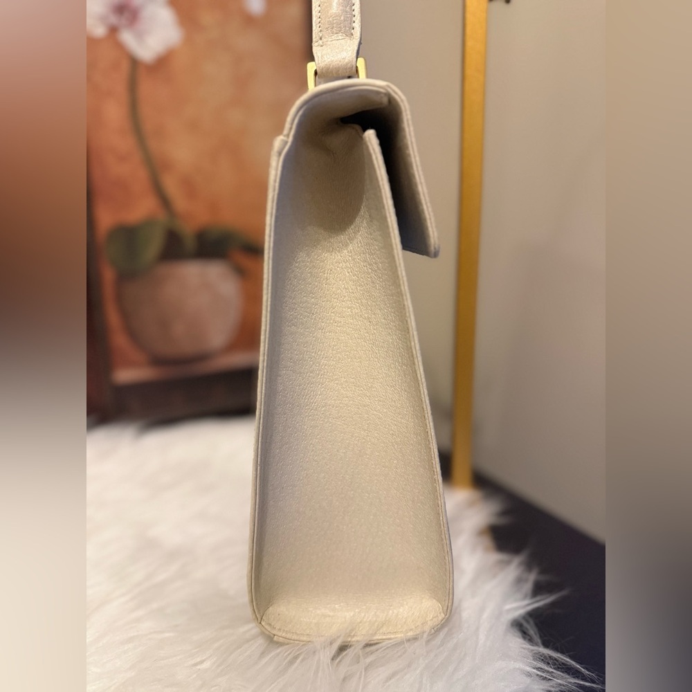🎀Vintage Valentino Garavani Cream Top-Handle🎀 - Picture 3 of 16